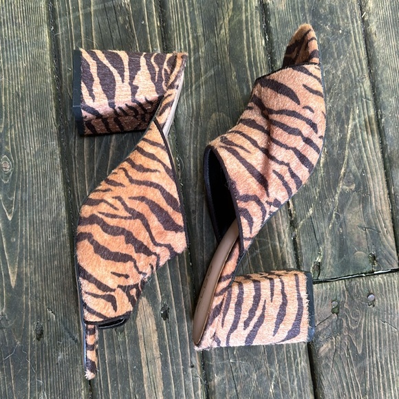 ALDO FAKE FUR TIGER PRINT OPEN TOE HEEL - Picture 3 of 3